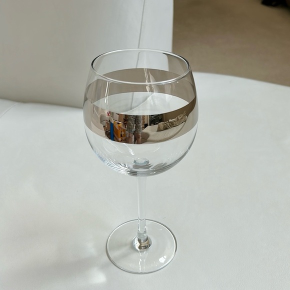 Silver Band Wine Glasses Set of 4 - Picture 3 of 7